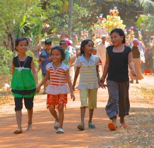 Children Coming to Malot Festival - Photo Courtesy of Kok-Thay Eng