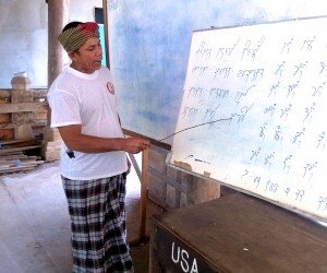 Kok Math teaches Written Cham Language to students
